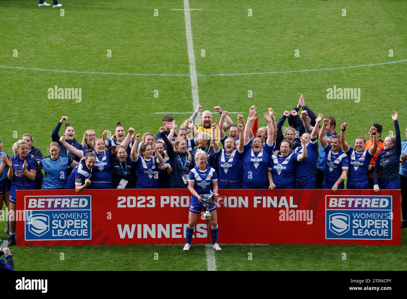 Barrow Raiders' Jodie Litherland and team celebrate winning promotion after the Betfred Women's Super League promotion final match at the LNER Community Stadium, York. Picture date: Sunday October 8, 2023. Stock Photo