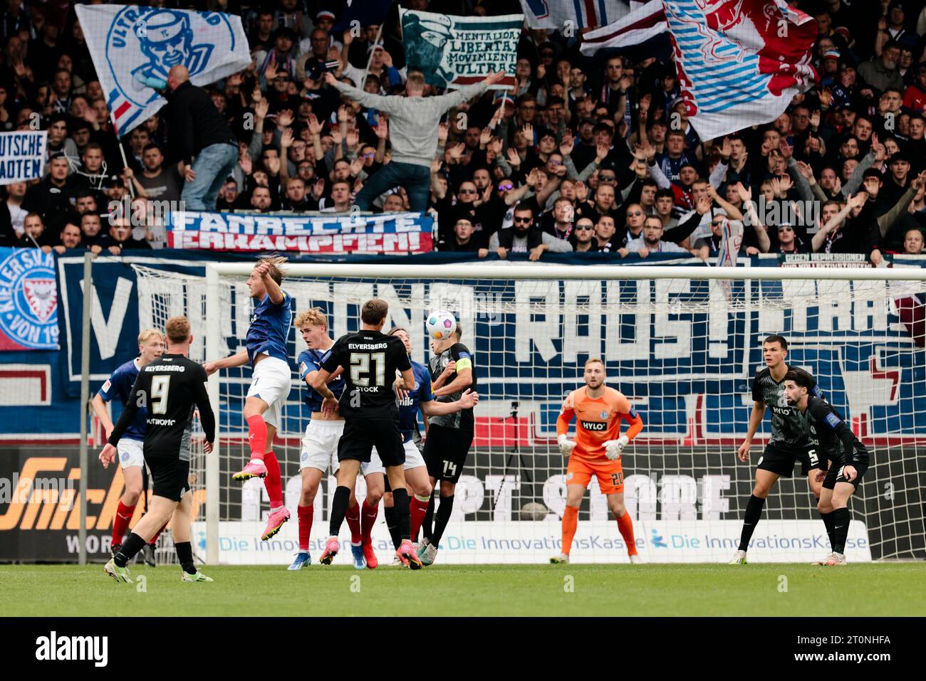 08 October 2023, Schleswig-Holstein, Kiel: Soccer: 2nd Bundesliga ...