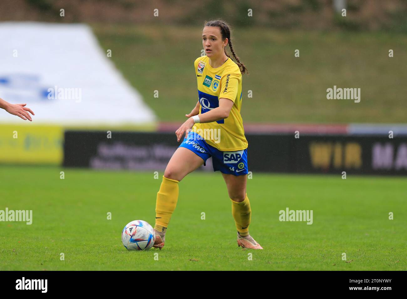 Lena Kovar (14 First Vienna FC) in action during the Admiral Frauen Bundesliga match First Vienna FC vs SCR Altach at Hohe Warte  (Tom Seiss/ SPP) Stock Photo