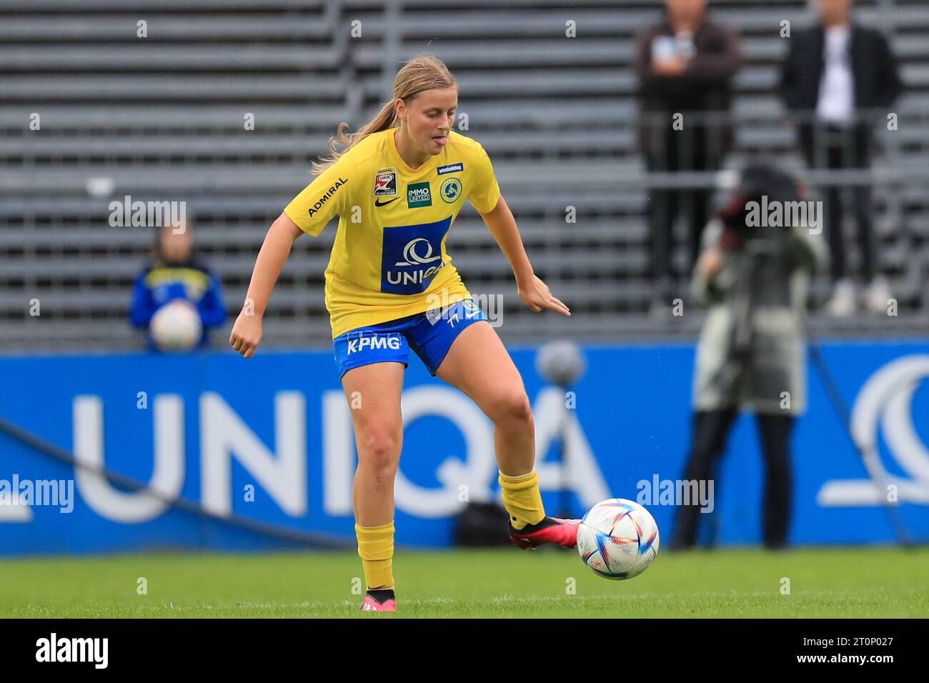 Sarah Gutmann (77 First Vienna FC) controlling the ball during the Admiral Frauen Bundesliga match First Vienna FC vs SCR Altach at Hohe Warte  (Tom Seiss/ SPP) Stock Photo