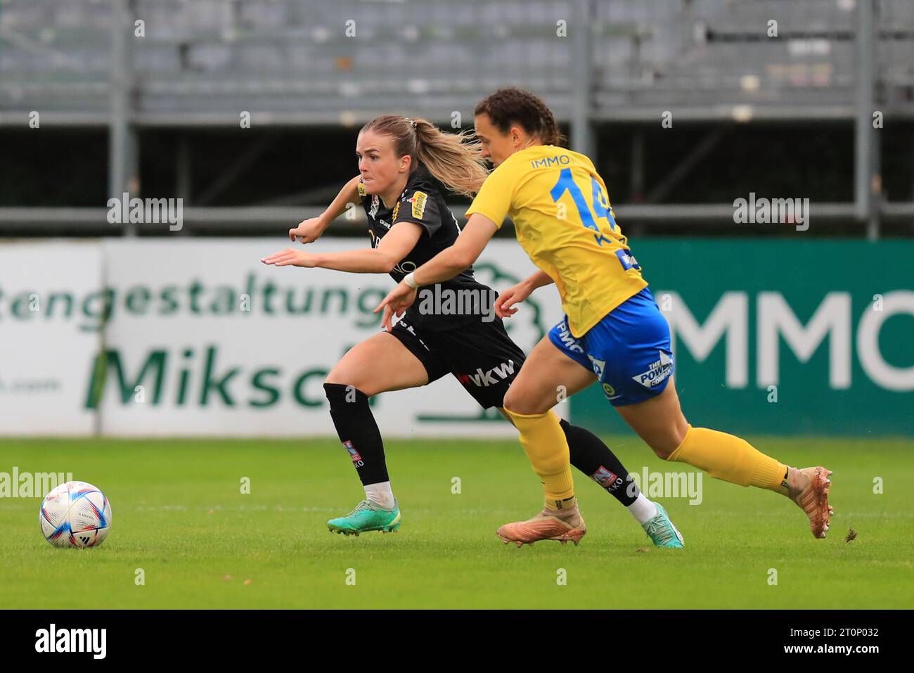 Julia Kofler (19 Altach) in action during the Admiral Frauen Bundesliga match First Vienna FC vs SCR Altach at Hohe Warte  (Tom Seiss/ SPP) Stock Photo
