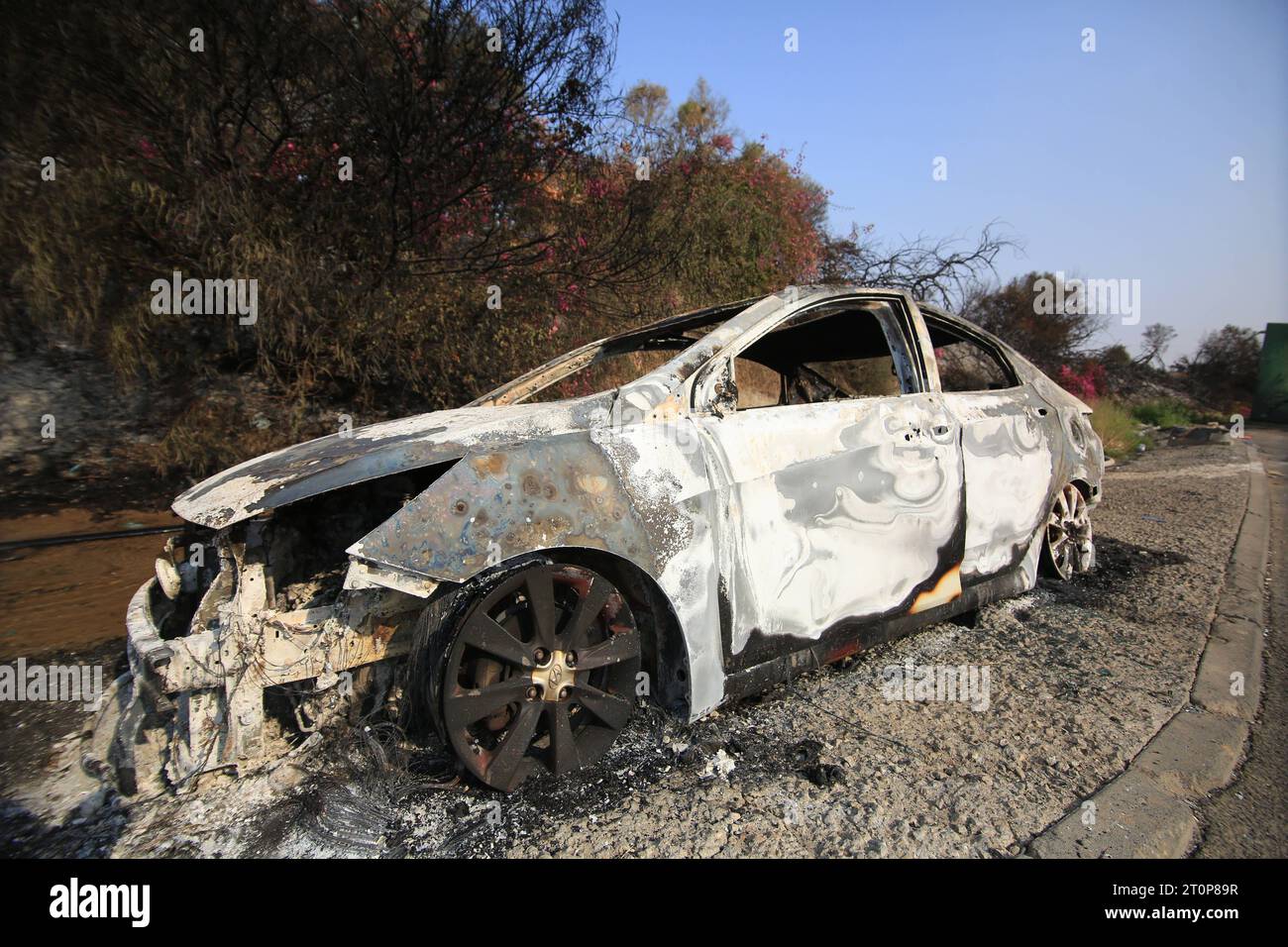 Israeli death toll from ongoing fighting climbs to 600 SDEROT, ISRAEL - OCTOBER 08: Wrecked vehicles are seen after the Operation Al-Aqsa Flood launched by the Izz ad-Din al-Qassam Brigades, the armed wing of the Palestinian resistance group Hamas, in Sderot, Israel on October 08, 2023. photo by saeed qaq Copyright: xSAEEDxQAQx 513A1352 Credit: Imago/Alamy Live News Stock Photo