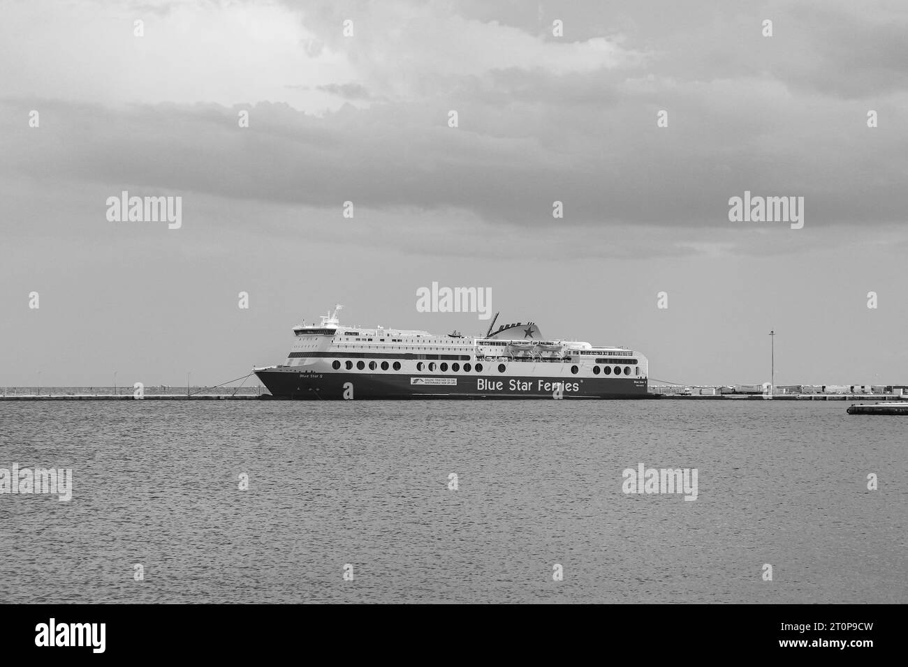 Islands ferry and greece Black and White Stock Photos &amp; Images - Alamy