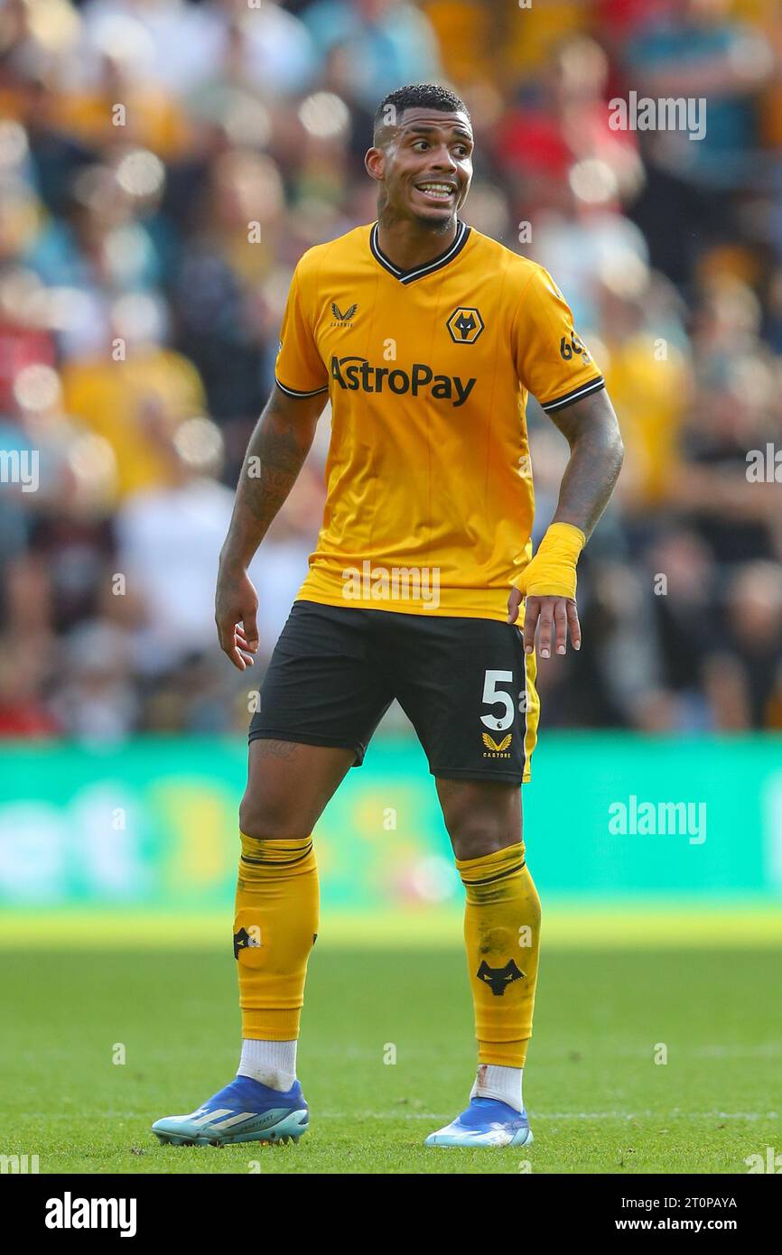 Mario Lemina #5 of Wolverhampton Wanderers during the Premier League match Wolverhampton Wanderers vs Aston Villa at Molineux, Wolverhampton, United Kingdom, 8th October 2023  (Photo by Gareth Evans/News Images) Stock Photo