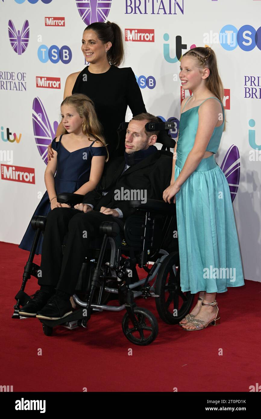 Lindsey Burrow, Rob Burrow, Maya Burrow and Macy Burrow arrive for the