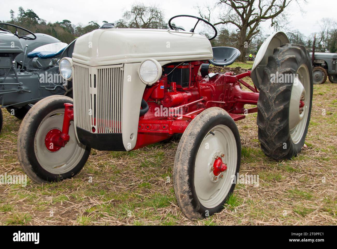 Vintage Tractor Farm Ploughing Hi res Stock Photography And Images Alamy