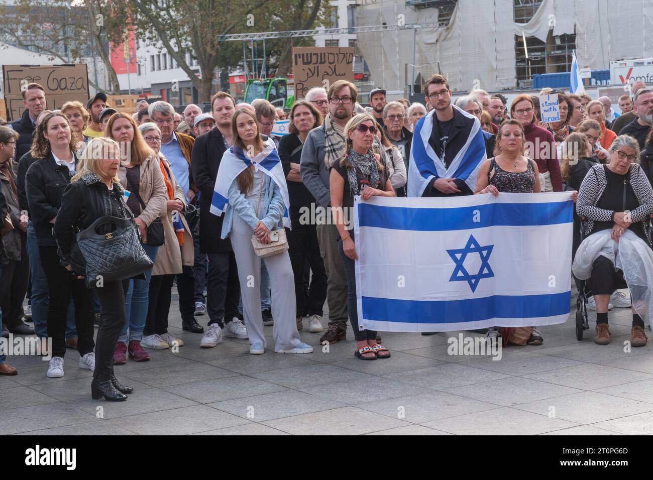 Solidarity event for Israel after the Hamas attack at Roncaliplatz in Cologne Stock Photo