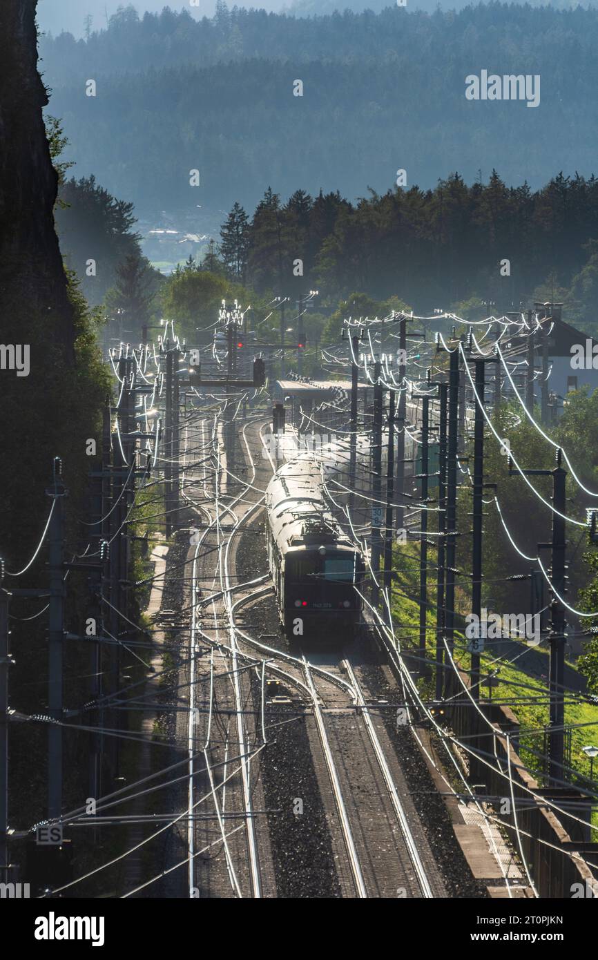 Passengers of Belmond Venice Simplon Orient Express luxury train stoped at  Innsbruck Hauptbahnhof train station railway station the central railway st  Stock Photo - Alamy