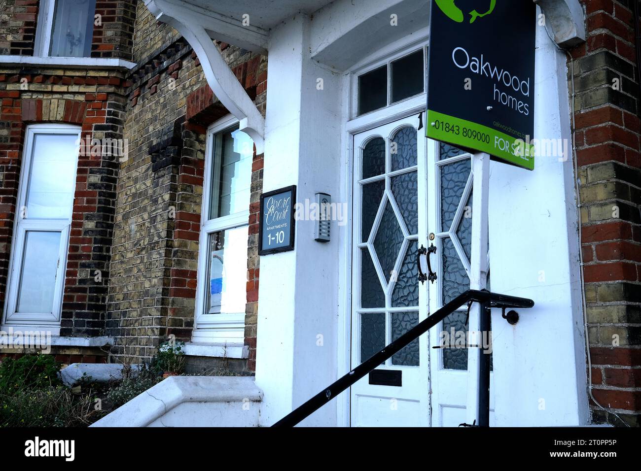 property for sale & estate agent notice board, broadstairs october 8 2023