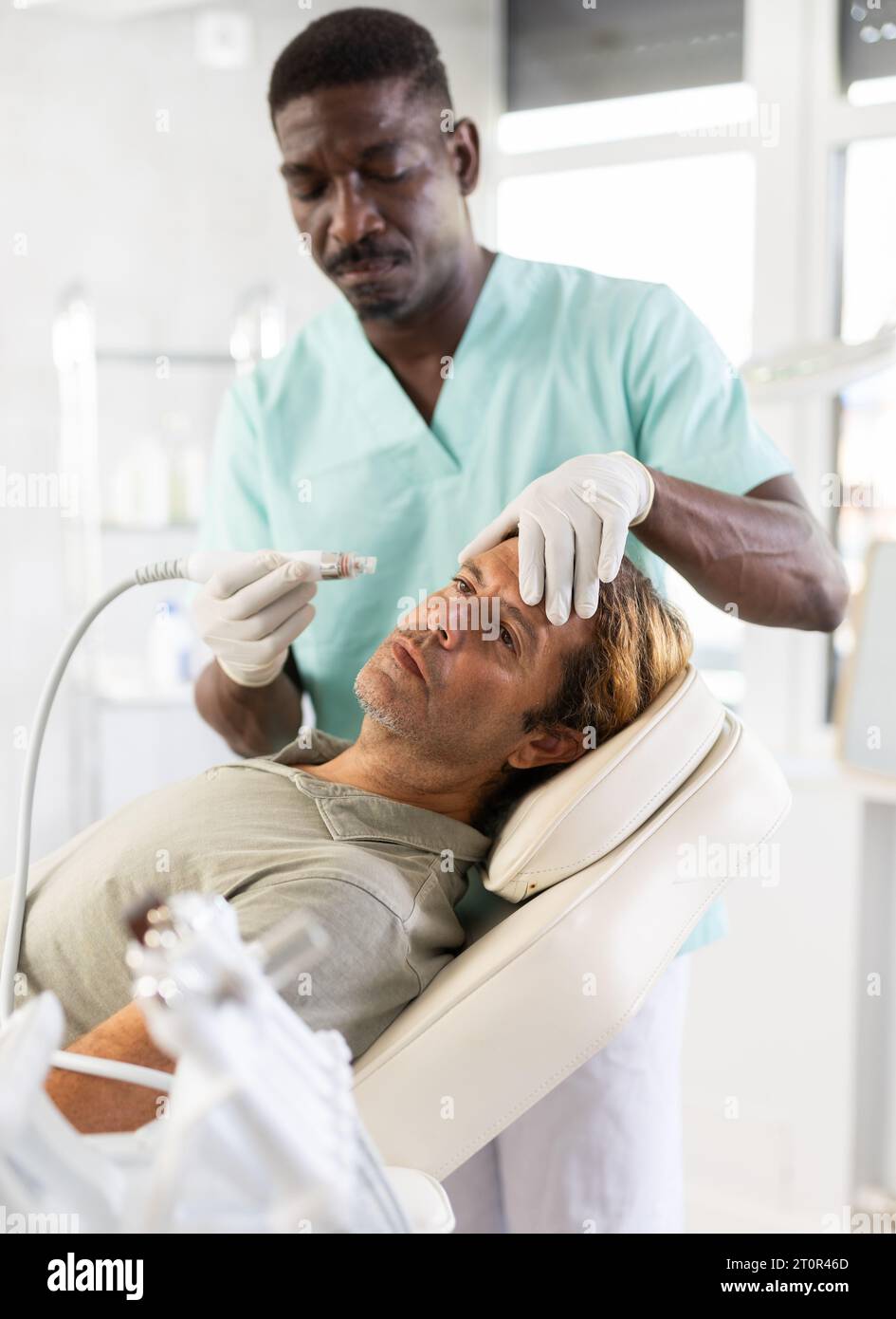 Hydrafacial procedure hi-res stock photography and images - Alamy