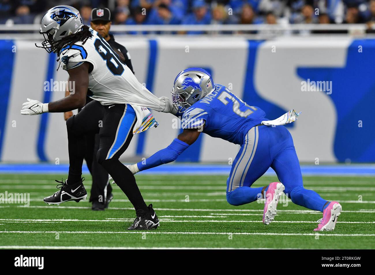 DETROIT, MI - OCTOBER 08: Detroit Lions S (21) Tracy Walker III gets a hold of Carolina Panthers TE Ian Thomas (80) during the game between Carolina Panthers and Detroit Lions on October 8, 2023 at Ford Field in Detroit, MI (Photo by Allan Dranberg/CSM) Credit: Cal Sport Media/Alamy Live News Stock Photo