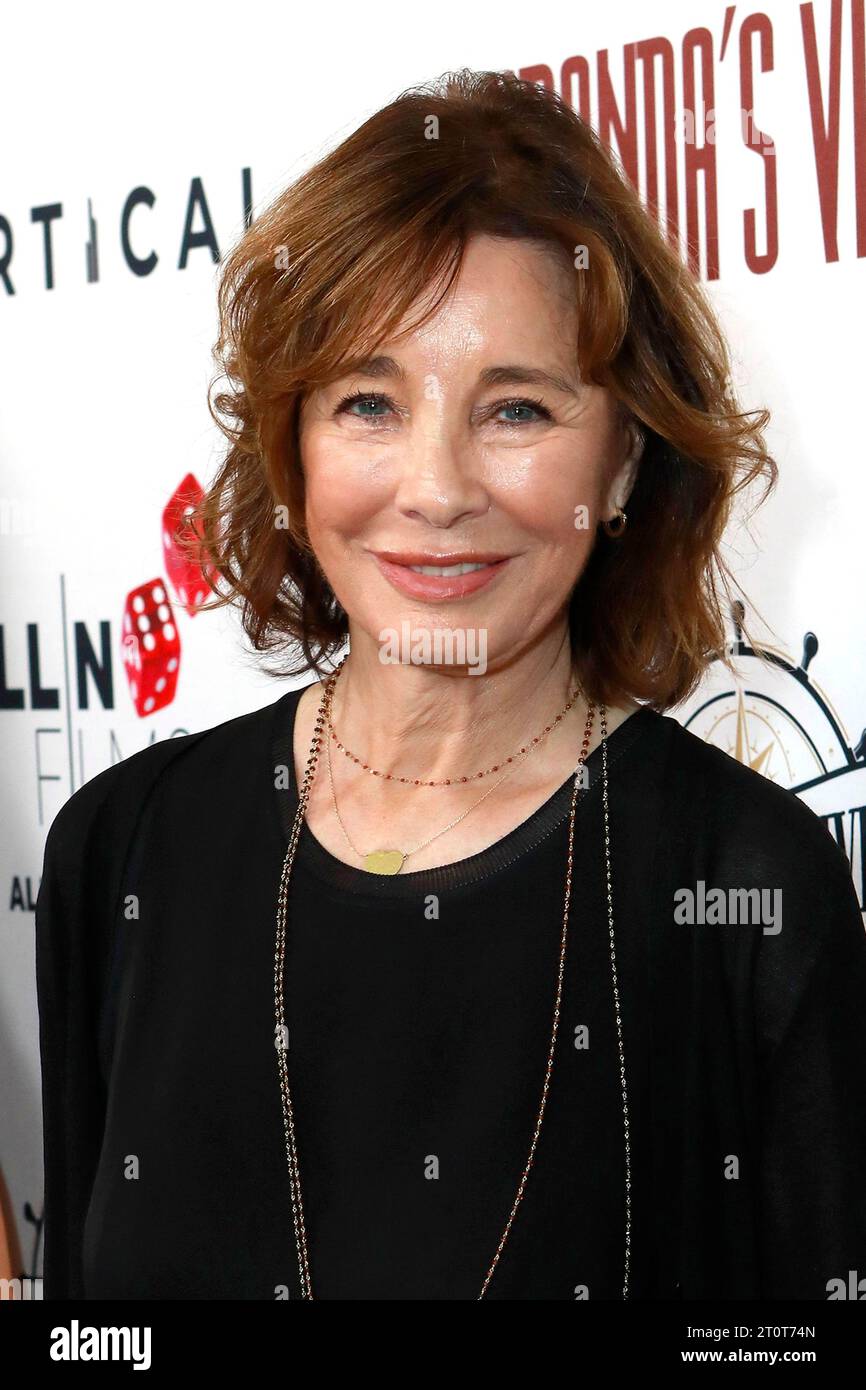 Anne archer red carpet hi-res stock photography and images - Alamy