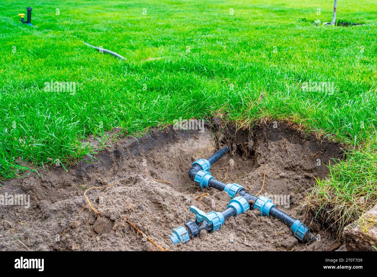 Selfinstallation of irrigation with a retractable sprinkler in the