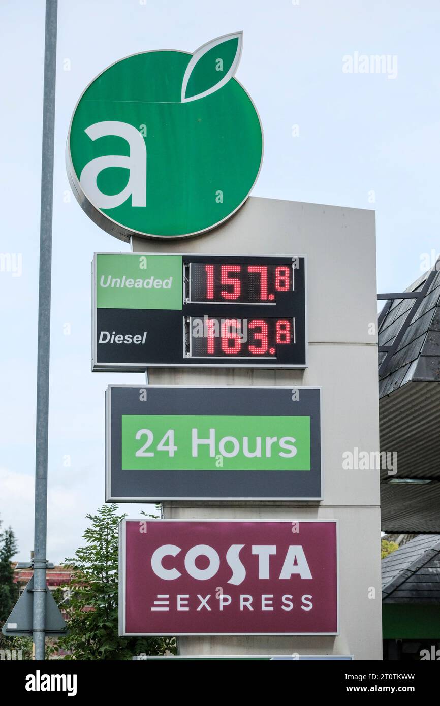 Rising Fuel prices in Trowbridge Wiltshire UK. Fuel prices add ot inflation and the cost of living crisis. Stock Photo