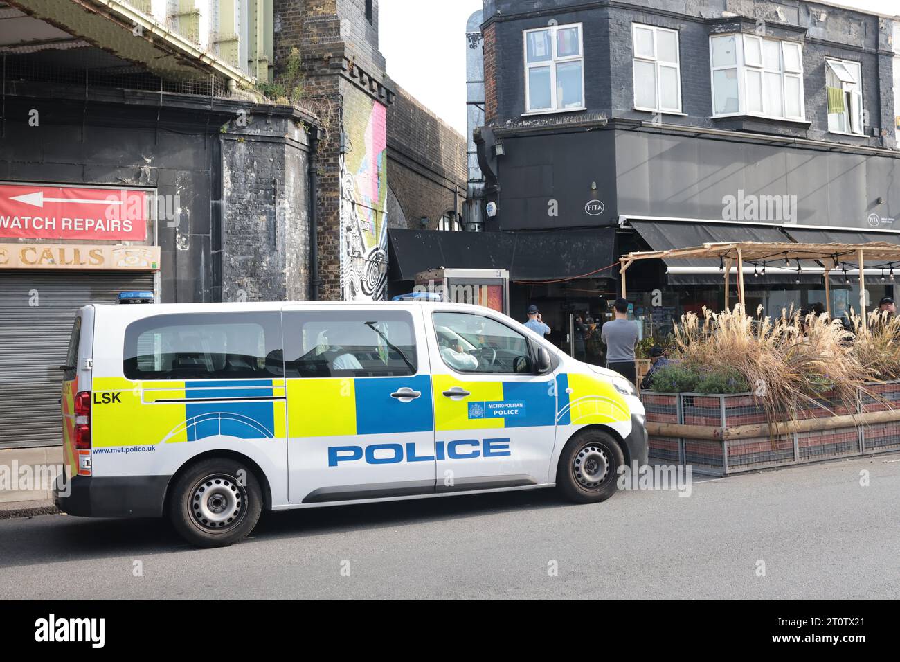 London, UK. 09th Oct, 2023. Police outside Pita, a Kosher restaurant in