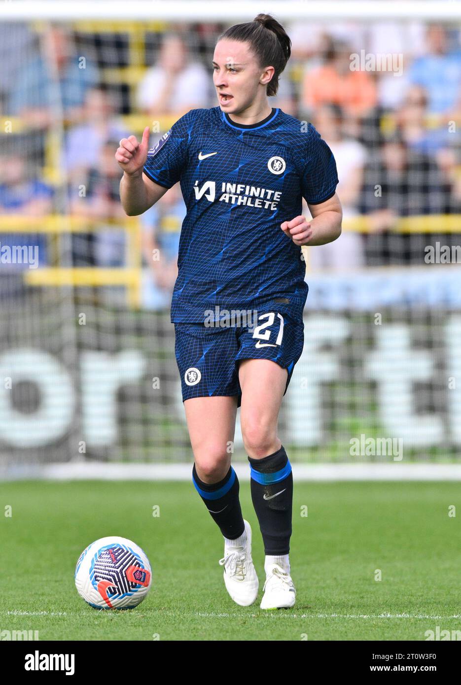 Joie Stadium, Sportcity, Manchester, England. 8th October 2023. Niamh Charles #21 of Chelsea Women Football on the ball, during Manchester City Women Football Club V Chelsea Women Football Club at Joie Stadium, in the Barclays Women's Super League/Women’s Super League. (Credit Image: ©Cody Froggatt/Alamy Live News) Stock Photo