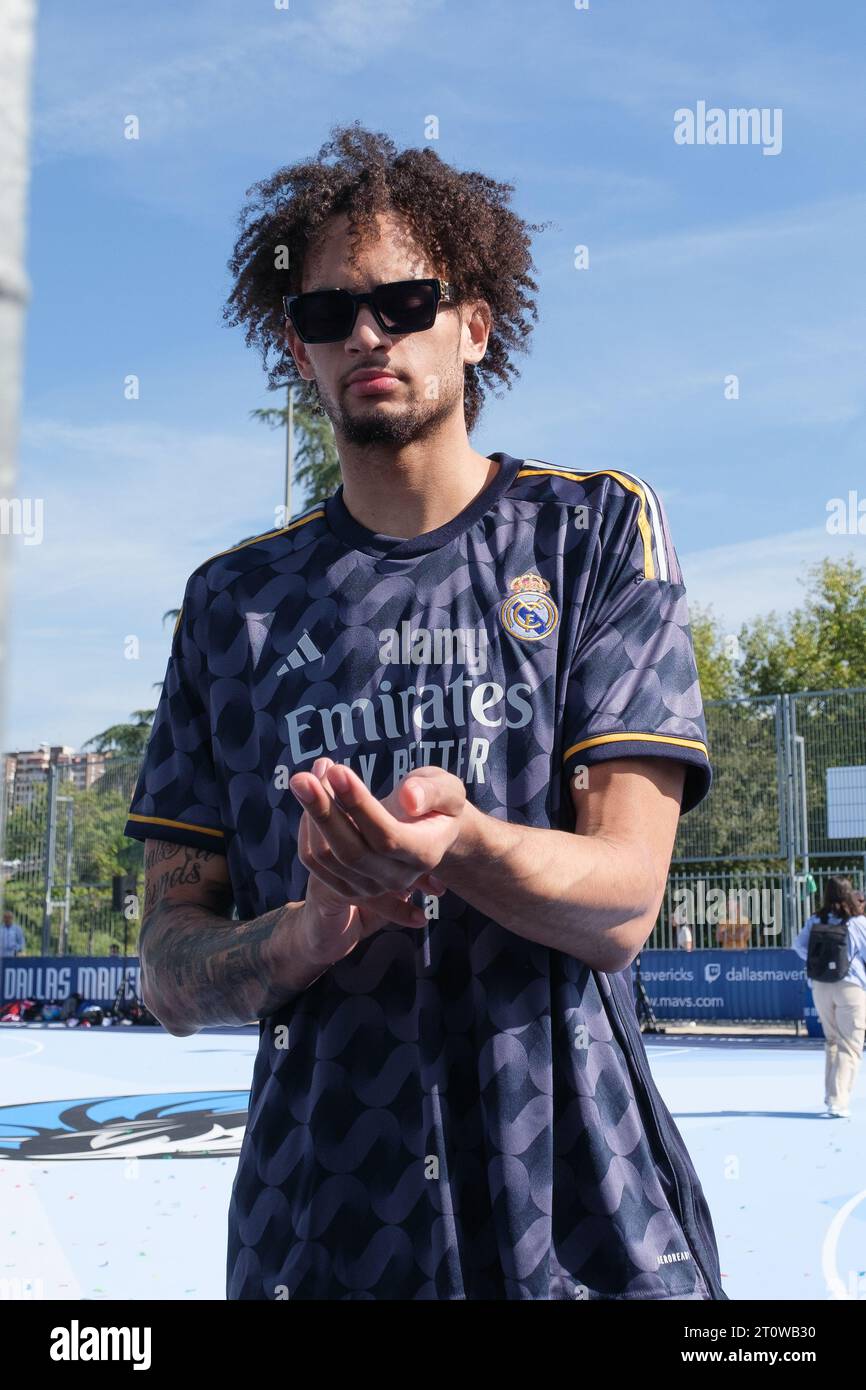 Dereck Lively II during his inauguration of the Dallas Mavericks basketball courts, in Rodriguez Sahagún park, October 9, 2023, in Madrid, Spain. Stock Photo