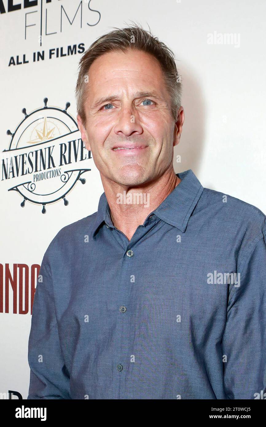 LOS ANGELES - OCT 5: Rob Estes at the Miranda’s Victim Screening at the