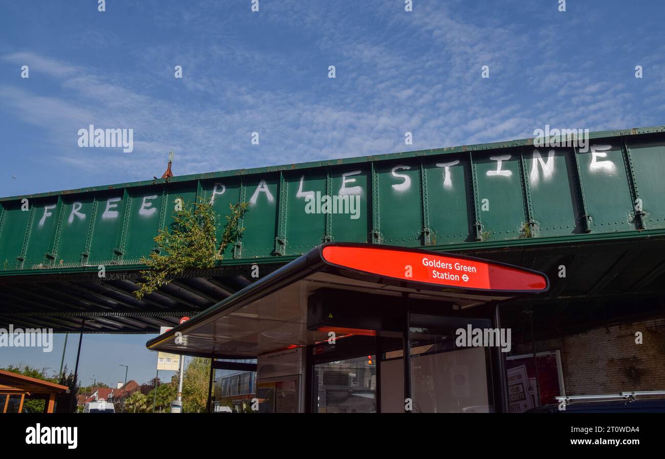 London, England, UK. 9th Oct, 2023. ProPalestine graffiti appears on a