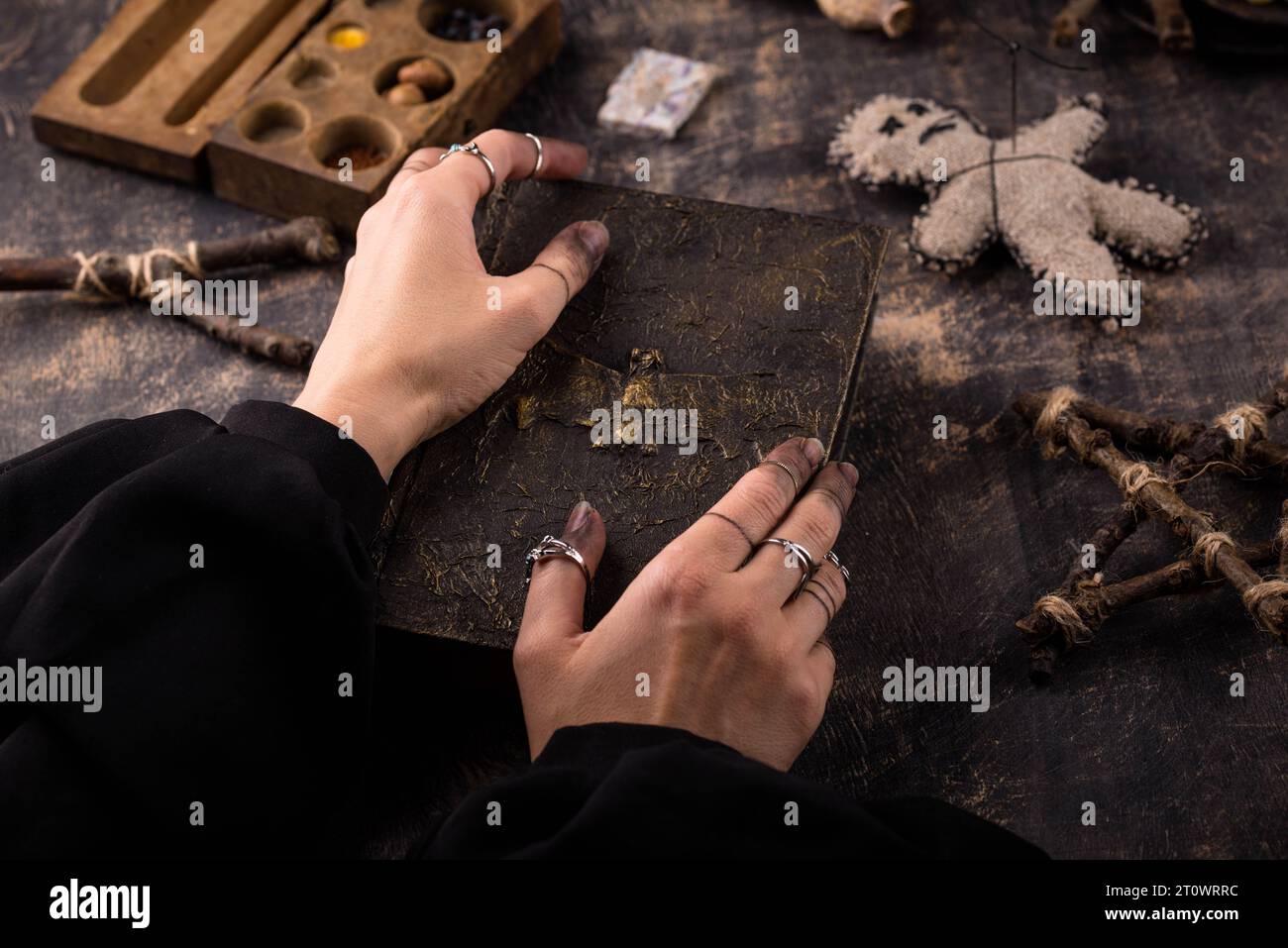 Magic rite hi-res stock photography and images - Alamy