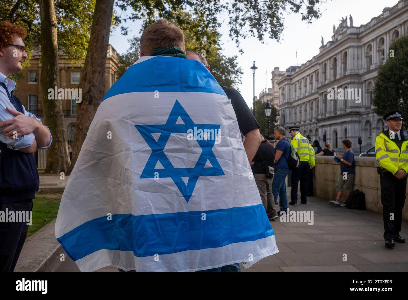 Taken hostage hi-res stock photography and images - Page 9 - Alamy