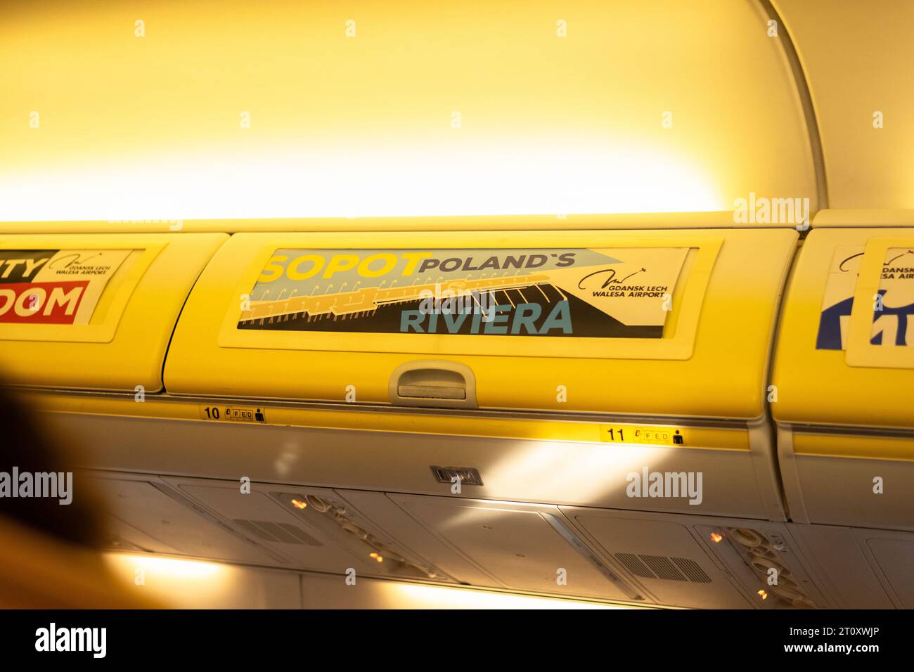 Ryanair overhead locker hotsell