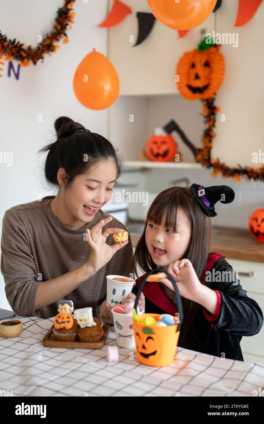 Asian mom hi-res stock photography and images - Page 12 - Alamy