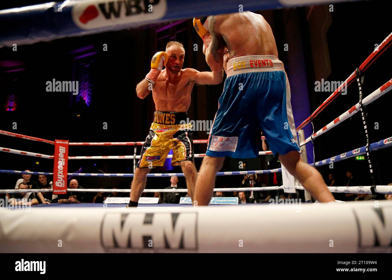 David Price (red shorts) defeats Raman Sukhaterin in a Heavyweight boxing  contest at the Troxy, Limehouse, promoted by Frank Maloney Stock Photo -  Alamy