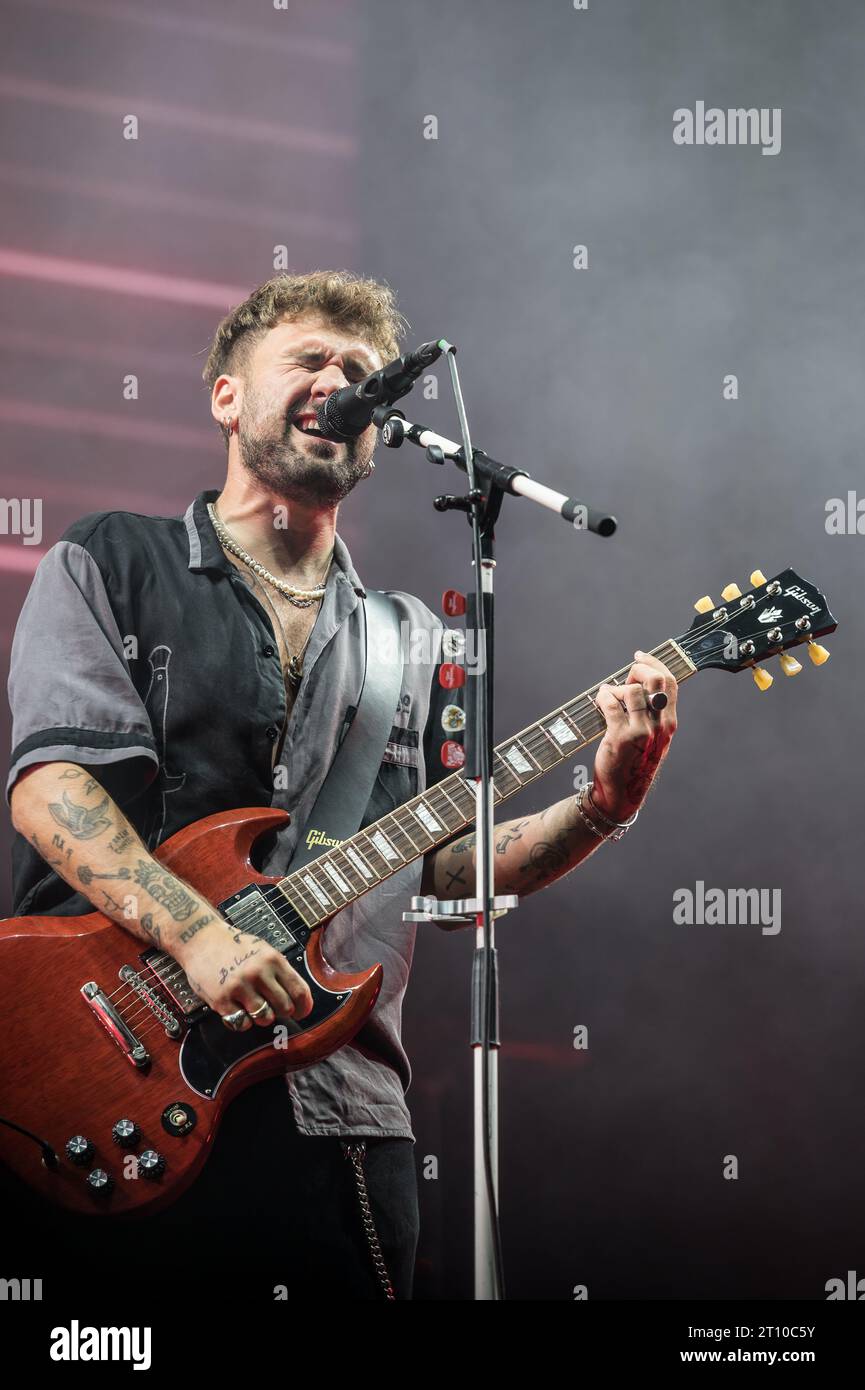 Fotografías del concierto de Dani Fernández en el marco de las Fiestas del Pilar 2023 de Zaragoza, tras pregón de las fiestas, en la Plaza del Pilar Stock Photo