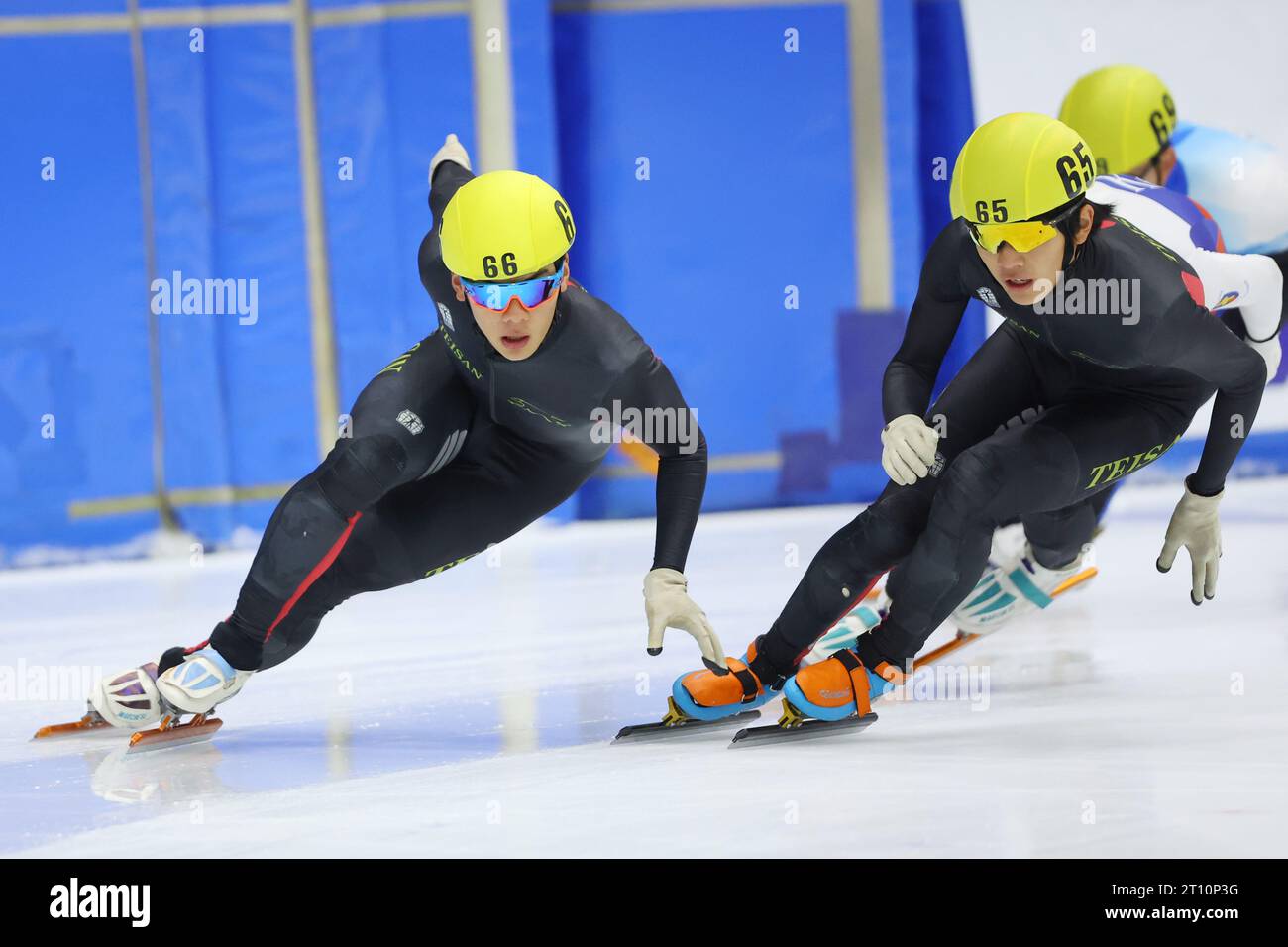 Teisan ice skating training center, Nagano, Japan. 7th Oct, 2023. (L to