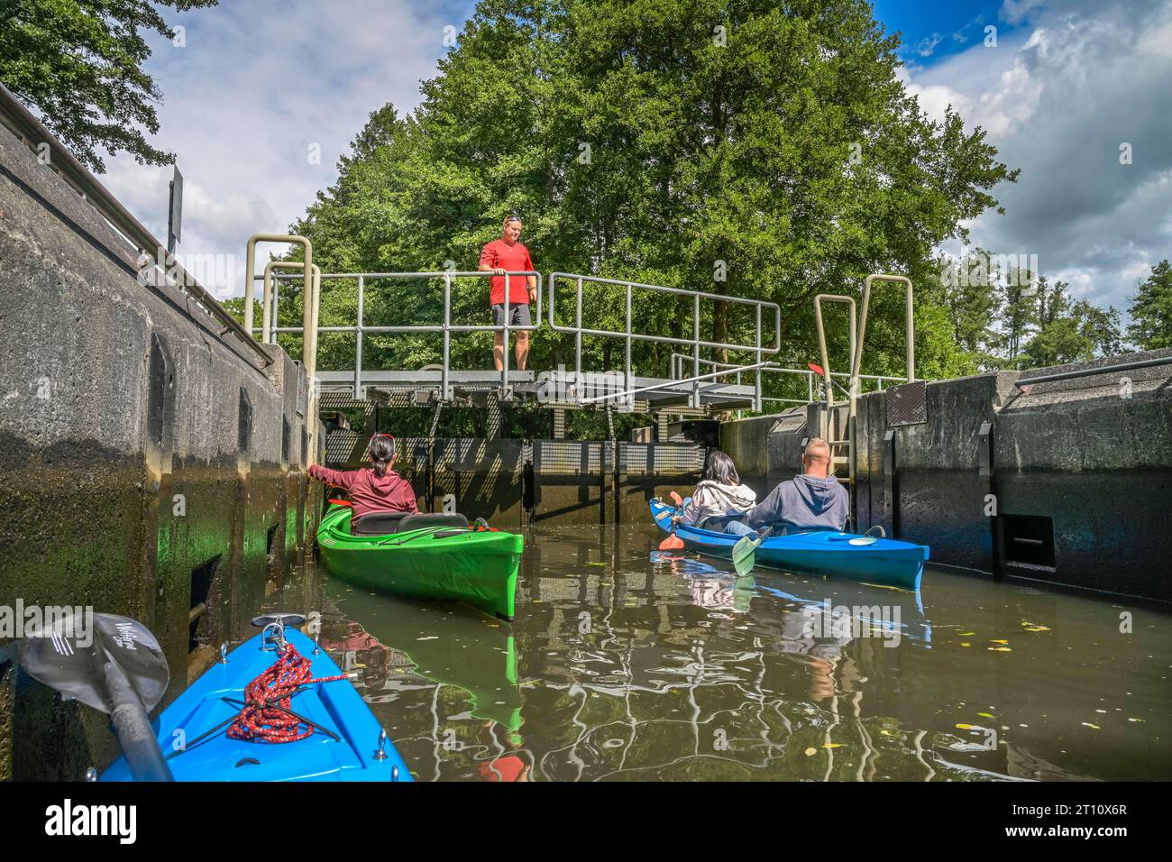 Boote, Schleuse Eiche, Spreewald, Brandenburg, Deutschland *** Boats, lock oak, Spreewald, Brandenburg, Germany Credit: Imago/Alamy Live News Stock Photo