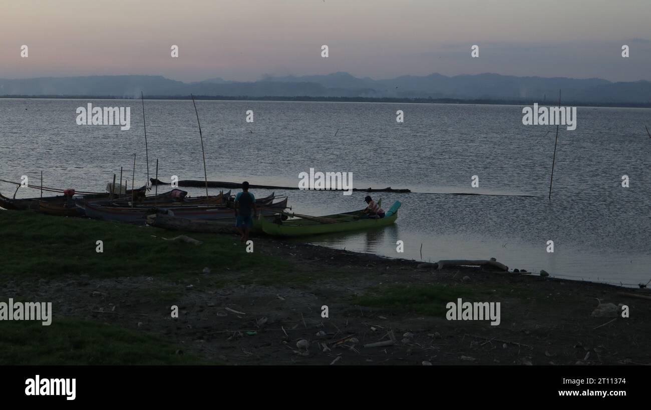 Beautiful golden sunset on the lake Stock Photo - Alamy