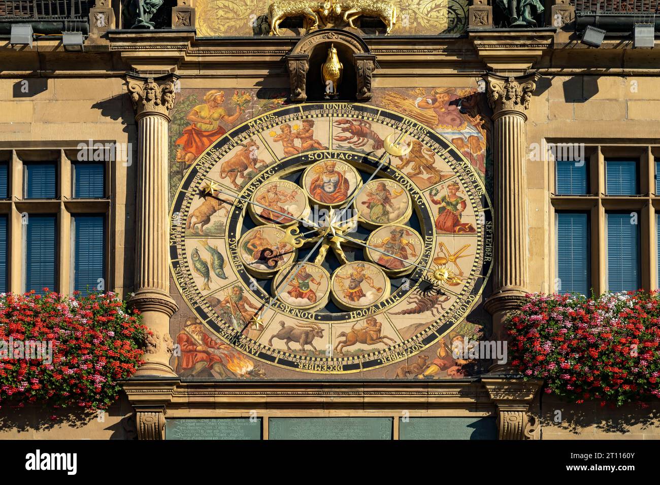 Historische astronomische Uhr am Rathaus in Heilbronn, Baden-Württemberg, Deutschland  |  Historic astronomic clock of the City Hall in Heilbronn, Bad Stock Photo