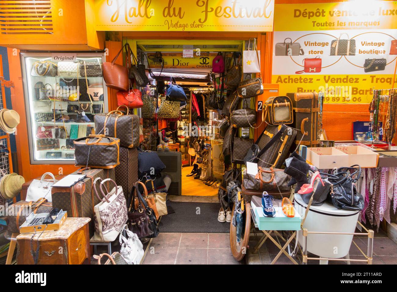 Famous brand names of bags outlet