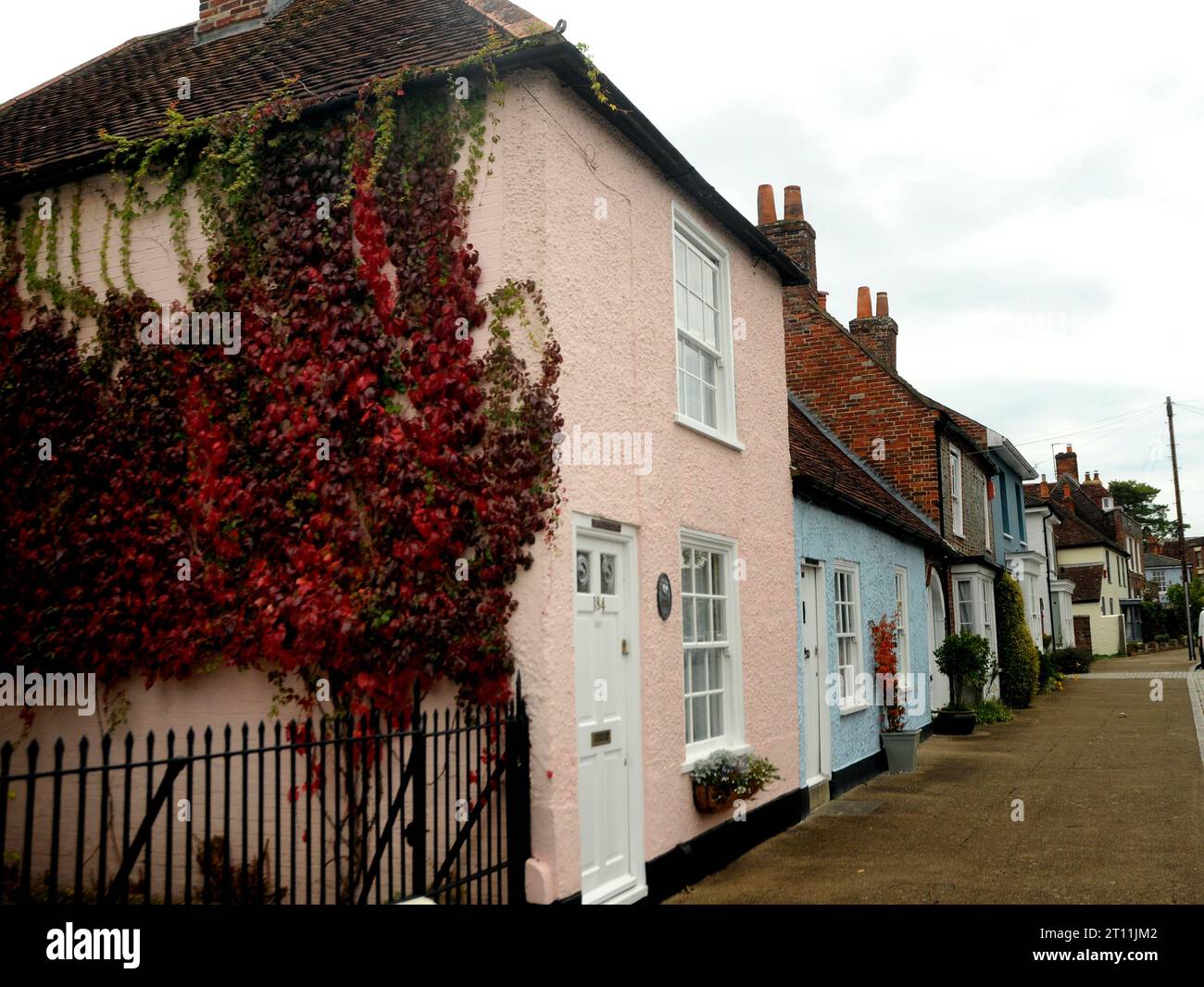 ENGLAND COASTAL PATH, PORTCHESTER, PORTCHESTER CASTLE, CASTLE STREET