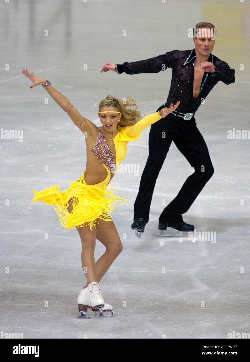 World Figure Skating Championships, Dortmund Germany , March 22nd to 28th 2004, Ice dance — Tatiana NAVKA, Roman KOSTOMAROV / RUS Stock Photo