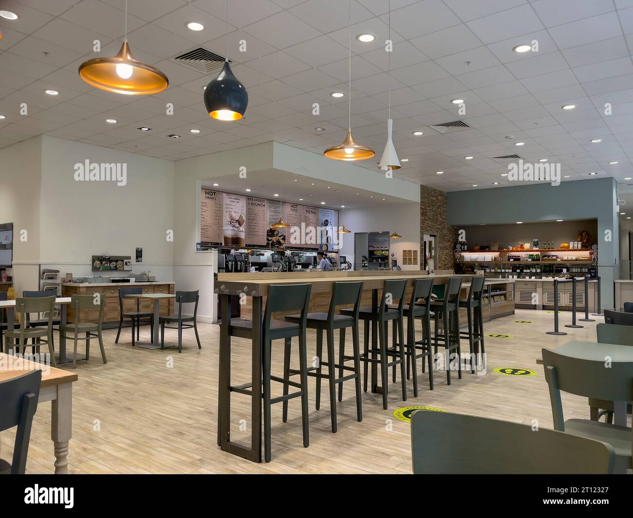 England, United Kingdom. 6 Oct 2023.  Modern large cafeteria and servery within a popular foodstore. Stock Photo