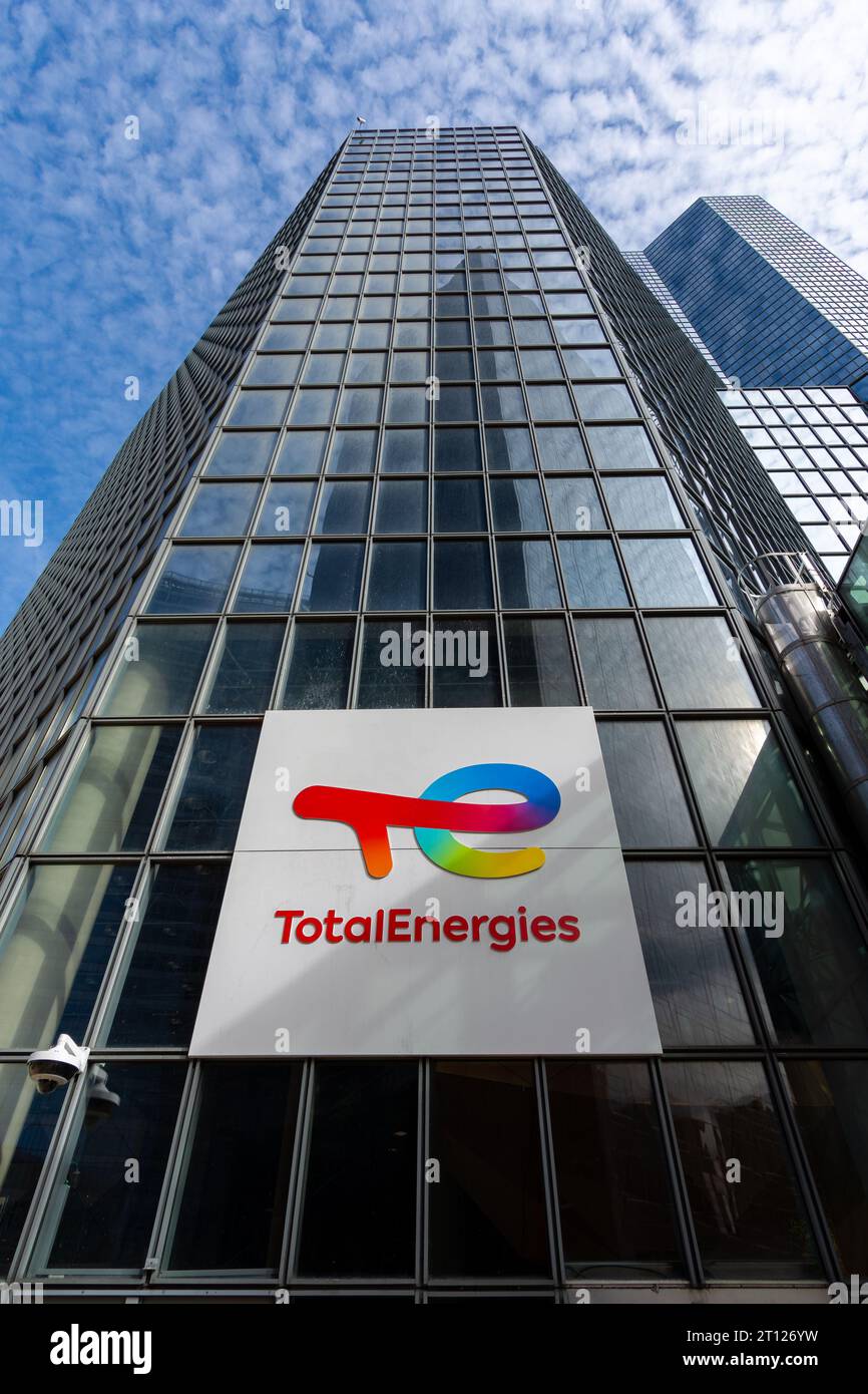 Totalenergies logo hires stock photography and images Alamy
