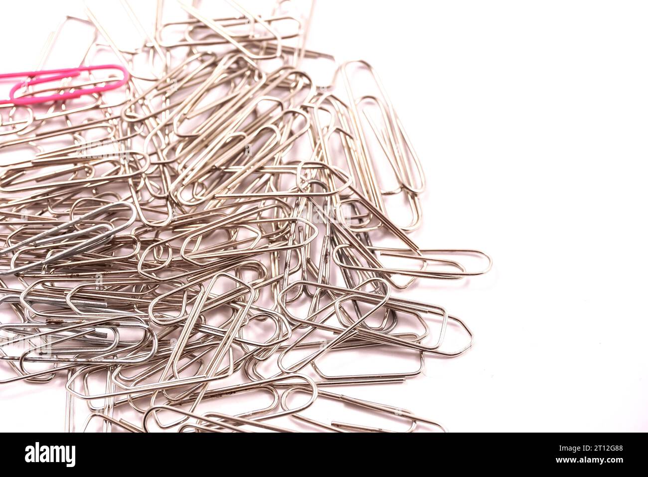 Detail of paper clips on a white background, copy and paste space Stock ...