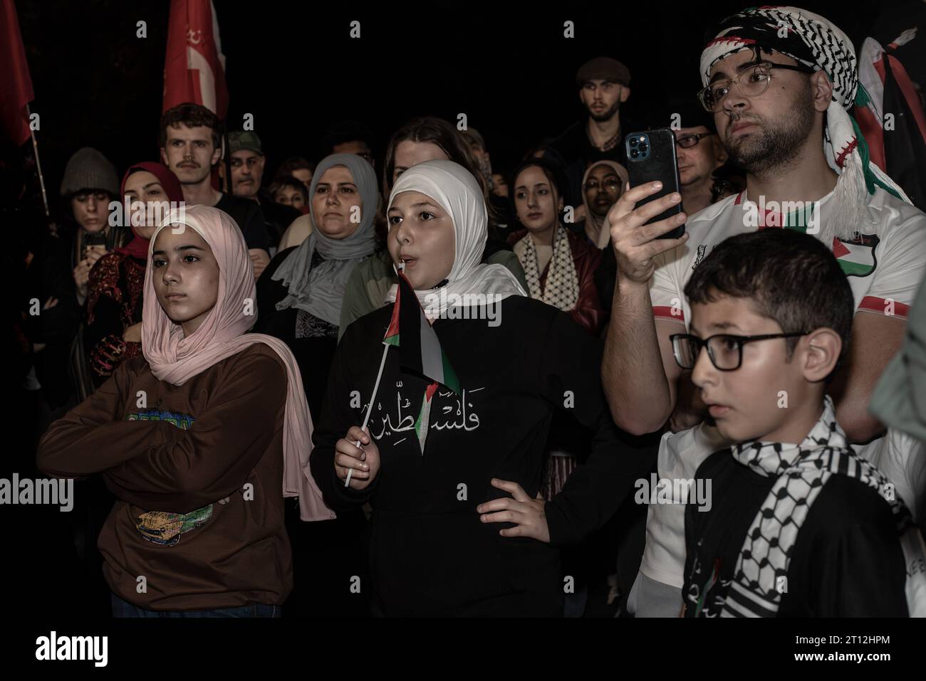 Dublin, Ireland. 10th Oct, 2023. Protesters listen to speakers during