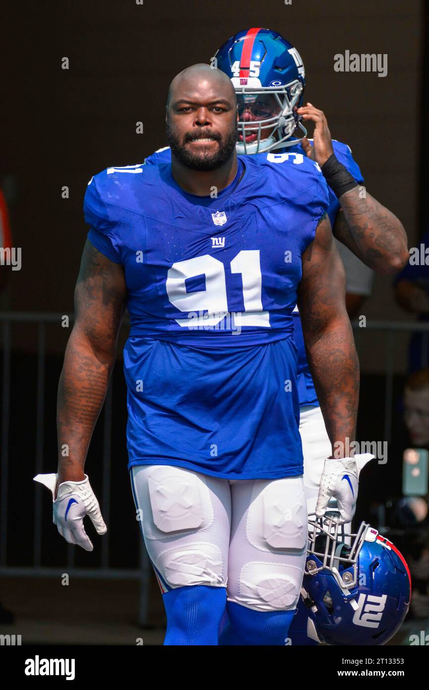 New York Giants defensive lineman A'Shawn Robinson (91) onto the field