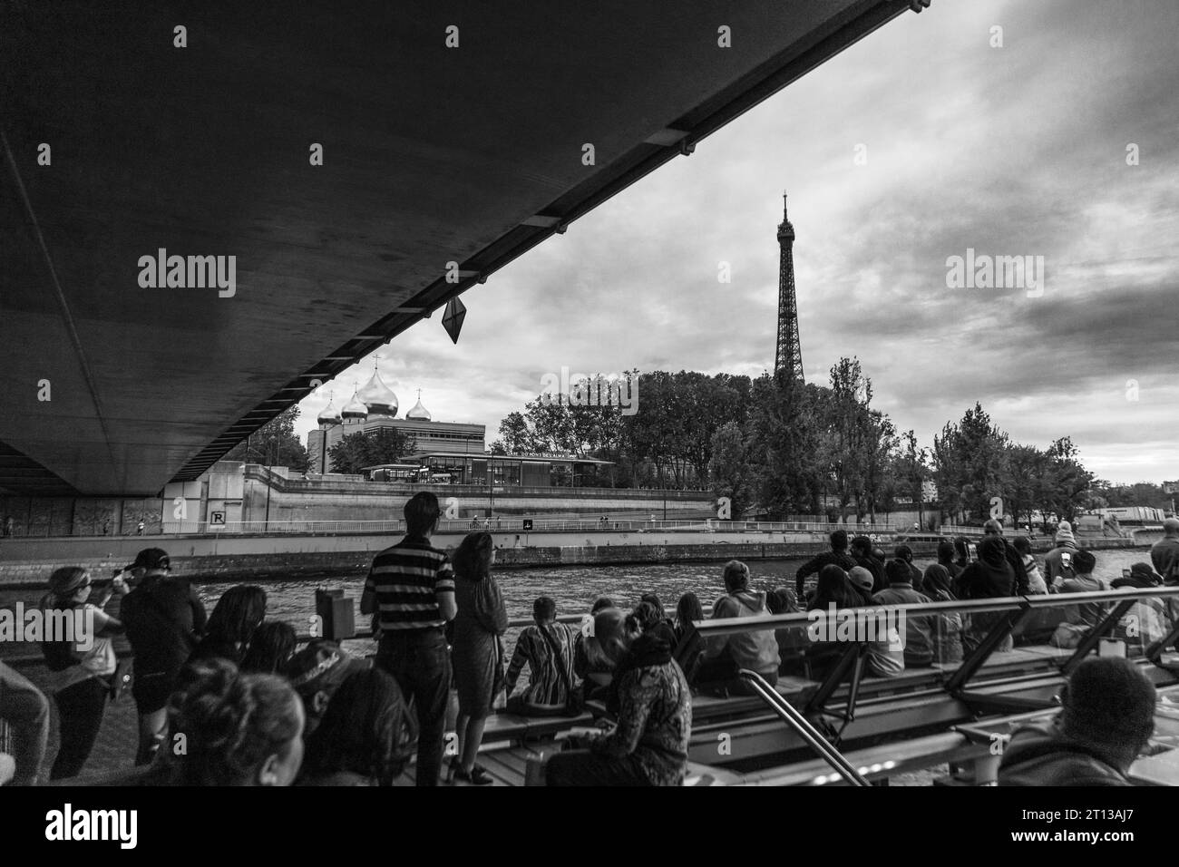 Tourist sightseeing boat on Black and White Stock Photos & Images - Alamy