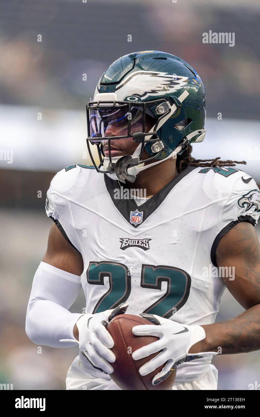 Philadelphia Eagles cornerback Kelee Ringo (22) warms up before playing