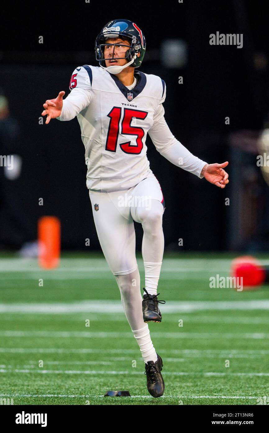 Houston Texans place kicker Ka'imi Fairbairn (15) kicks off during the