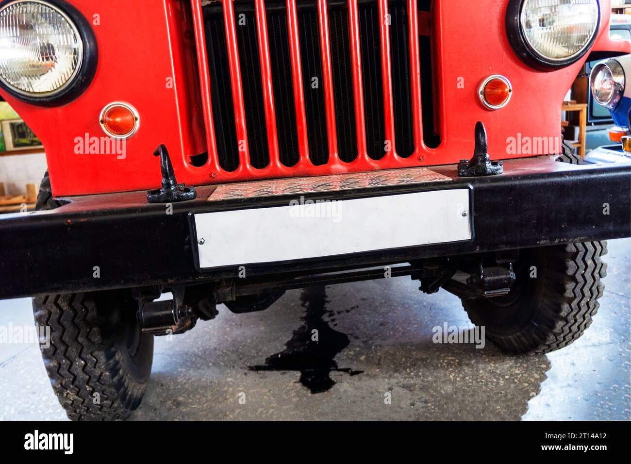 Oil leak hi-res stock photography and images - Alamy