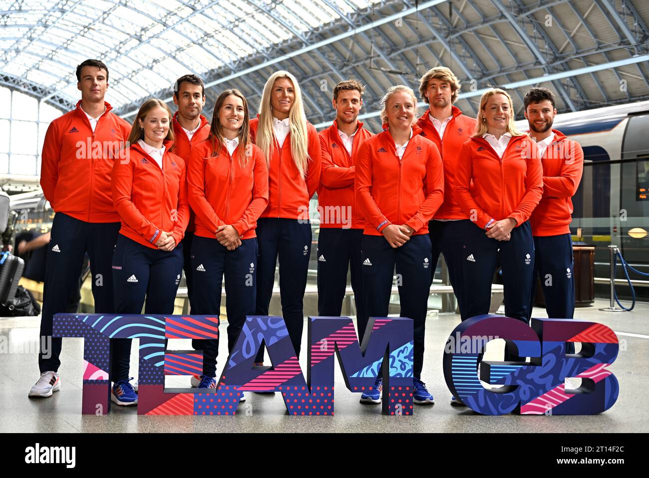 London. United Kingdom. 11 October 2023. TeamGB athlete announcement, sailing. St Pancras Station. London. (l to r) Michael Beckett - Men's Dinghy (ILCA 7), Freya Black - Women's Skiff (49erFX), John Gimson - Mixed Multihull (Nacra 17), Anna Burnet - Mixed Multihull (Nacra 17), Saskia Tidey - Women's Skiff (49erFX), Fynn Sterritt - Men's Skiff (49er), Emma Wilson - Women's Windsurfing (iQFOiL), Sam Sills - Men's Windsurfing (iQFOiL), Ellie Aldridge - Women's Kite (Formula Kite) and James Peters - Men's Skiff (49er) during the announcement of the Sailing team to represent TeamGB at the Paris 20 Stock Photo