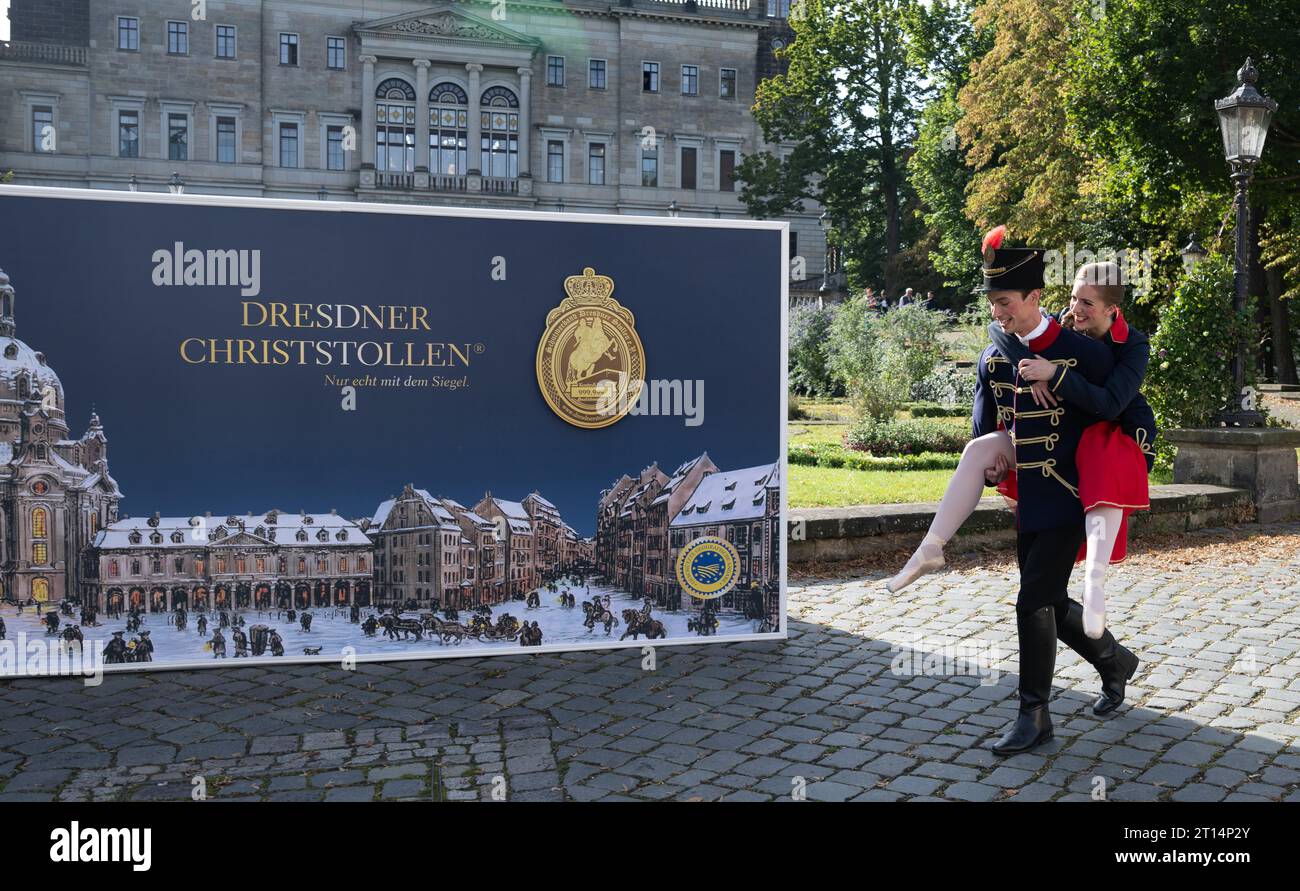 Dresden, Germany. 11th Oct, 2023. Dancer Stefan Kulhawec carries dancer