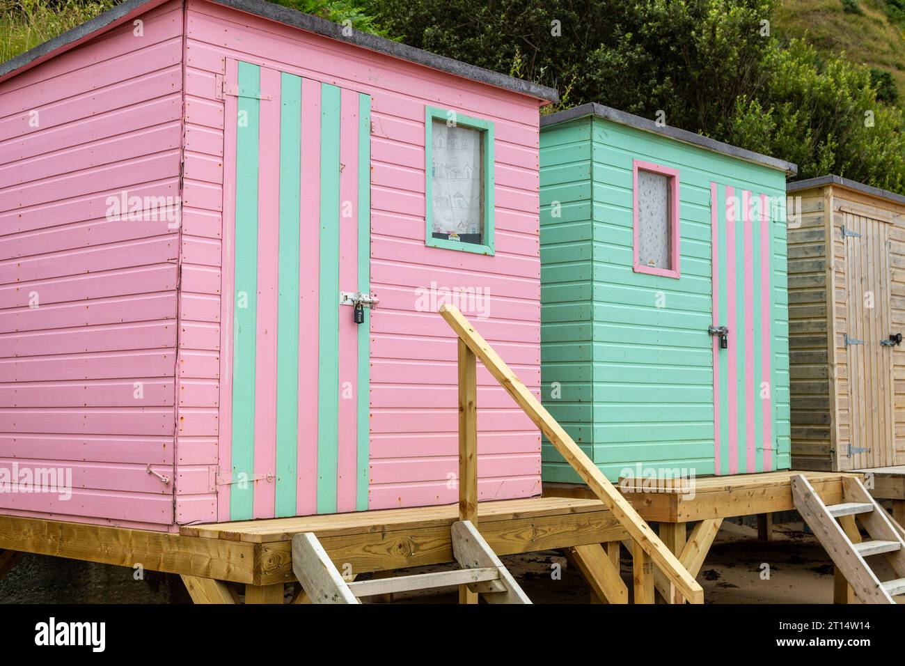 Colourful Beach huts on Porth Nefyn beach, Llyn Peninsula, Gwynedd, Wales Stock Photo