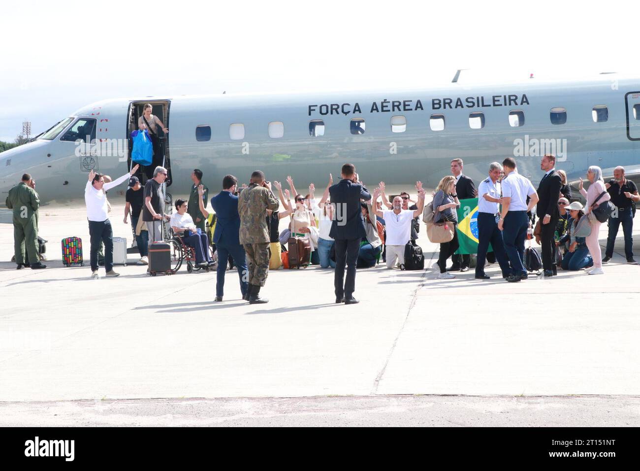 Rio de Janeiro, Rio de Janeiro, Brasil. 11th Oct, 2023. Rio de Janeiro (RJ), 10/11/2023 - ARRIVAL/BRAZILIANS/REPATRIATES/WAR/ISRAEL/GALEAO/RJ - The first KC-30 aircraft, from the Brazilian Air Force (FAB), carrying 211 repatriates from Israel, lands at the Brasilia Air Base (BABR), at 4am this Wednesday (11/10). The mission is part of the Federal Government's Operation Returning in Peace, which works to remove Brazilians from the area of conflict between Israel and Palestine. Passengers bound for Rio de Janeiro (RJ) are transported on two FAB aircraft, a KC-390 Millennium and C-99, to the CA Stock Photo