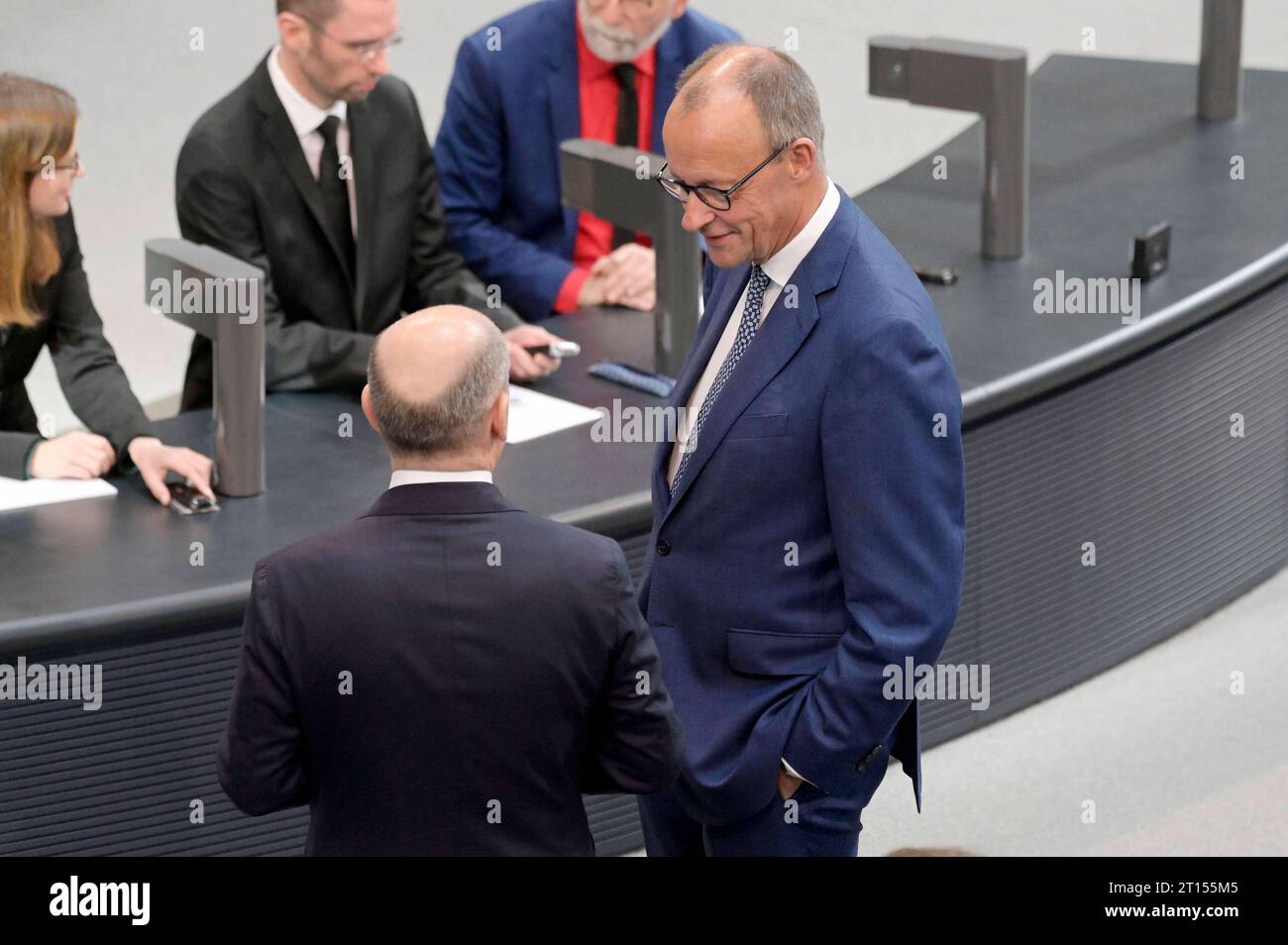 Olaf Scholz Und Friedrich Merz In Der 127. Sitzung Des Deutschen ...